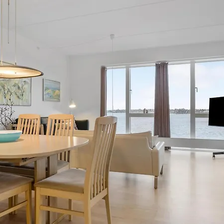 Lovely In With House Sea View